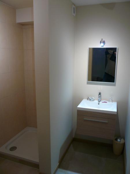 salle de douche , privé ,lavabo