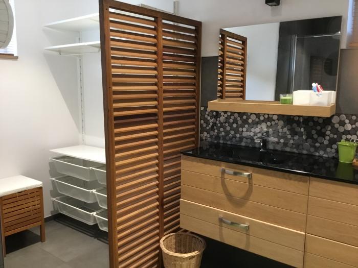 Salle de douche/dressing