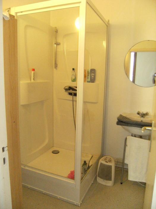 salle de bain communautaire