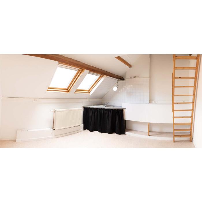Room in owner's house 13 m² in Namur Centre - La Corbeille