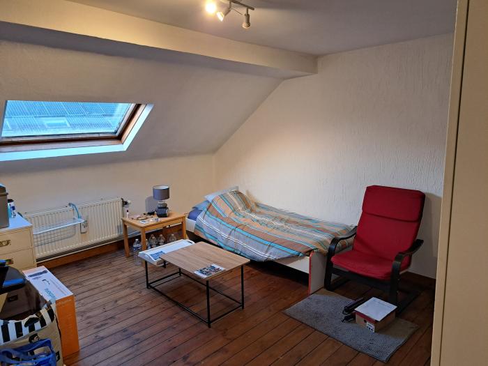 2em Chambre  22 m2   10 mois toutes charges comprises 410 €