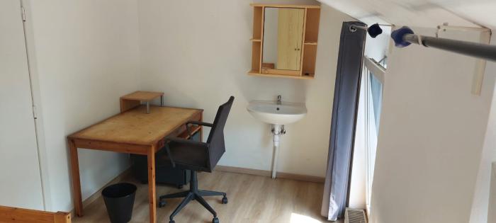 chambre 2ème étage côté rue