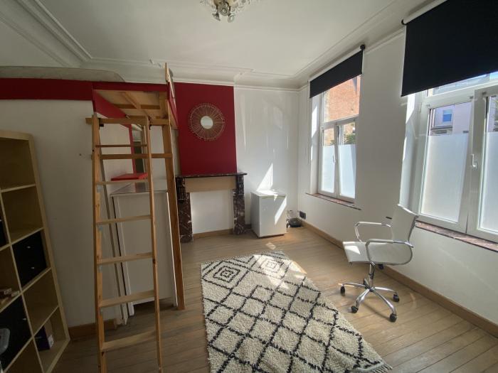 Chambre lumineuse avec mezzanine