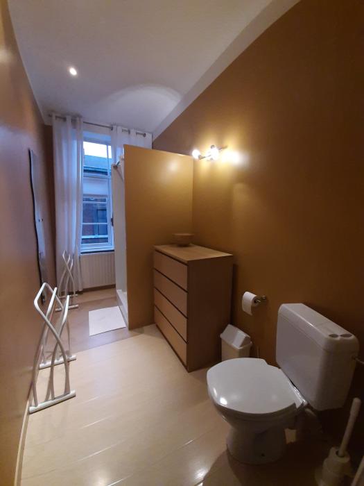 Salle de douche et WC