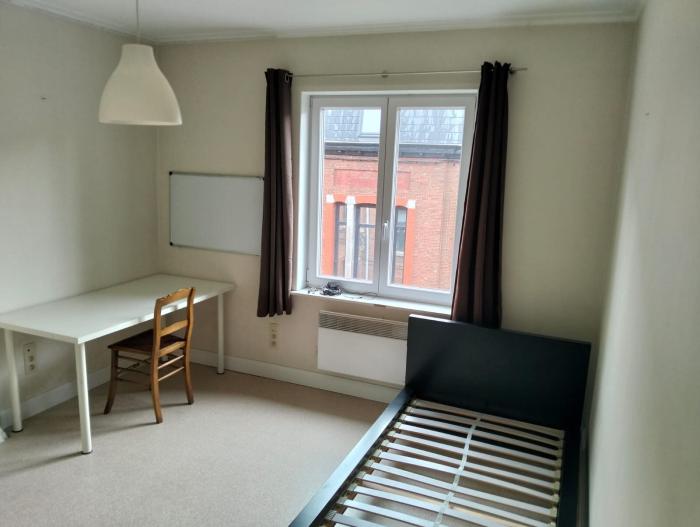 合租房 14 m² 在 Namur Salzinnes / Bas prés