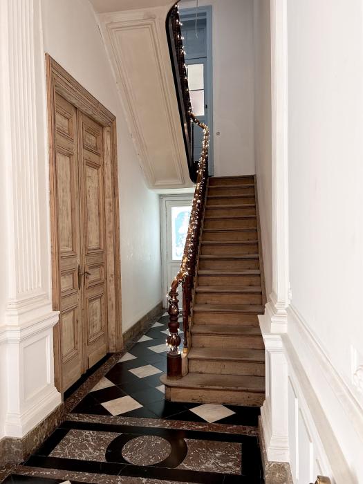 Escalier menant au studio