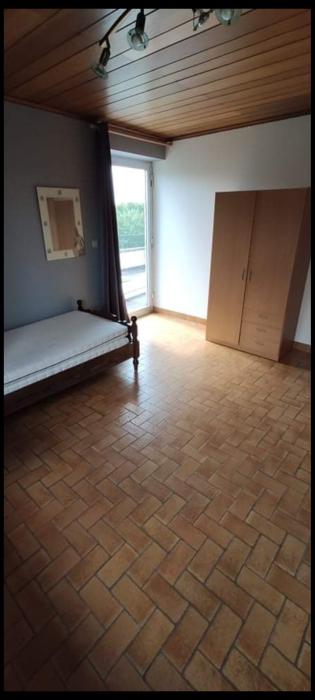 Chambre 16 m2 accès terrasse