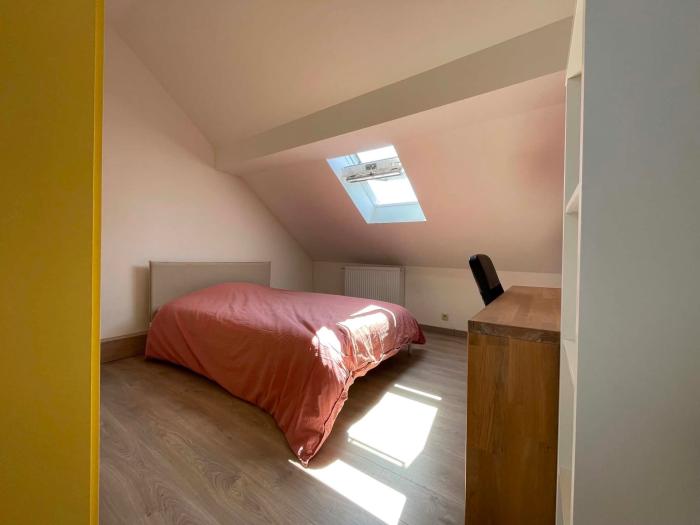 Kot 15 m² in Namen Bomel-Heuvy