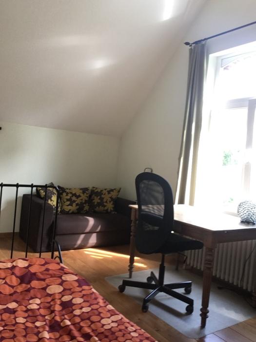 Chambre avec canapé