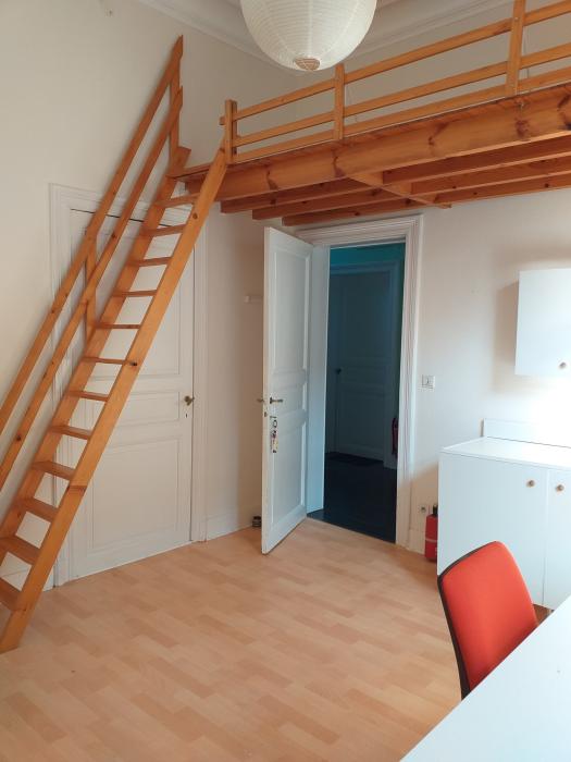 合租房 17 m² 在 Namur Salzinnes / Bas prés