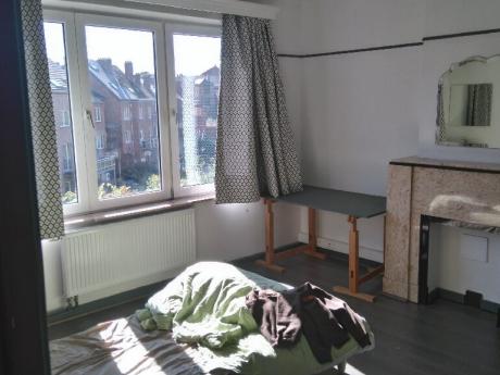 Room in owner's house 45 m² in Namur Bomel-Heuvy