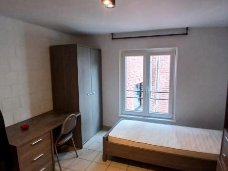 合租房 16 m² 在 Namur Centre - La Corbeille
