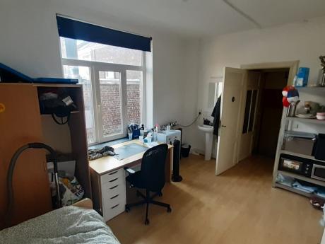 合租房 16 m² 在 Namur Centre - La Corbeille