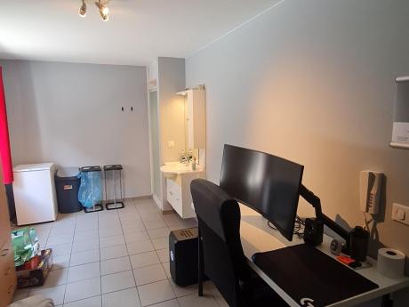 Kot 16 m² in Namen Bomel-Heuvy