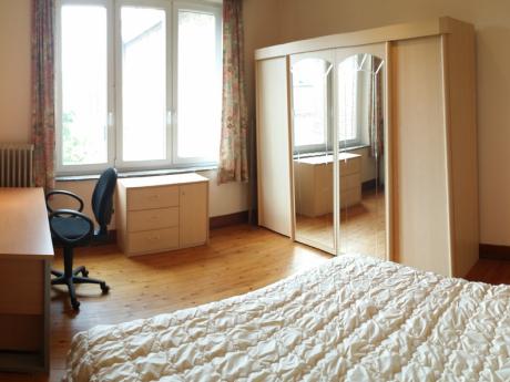 Room in owner's house 16 m² in Namur Salzinnes / Bas prés
