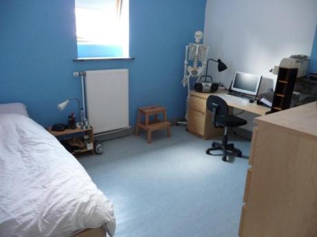 Room in owner's house 12 m² in Namur Herbatte / Moulin à vent