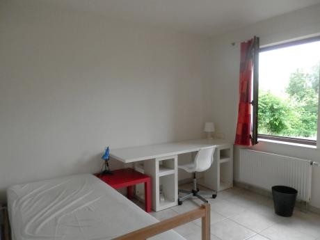 Room in owner's house 14 m² in Namur Bouge