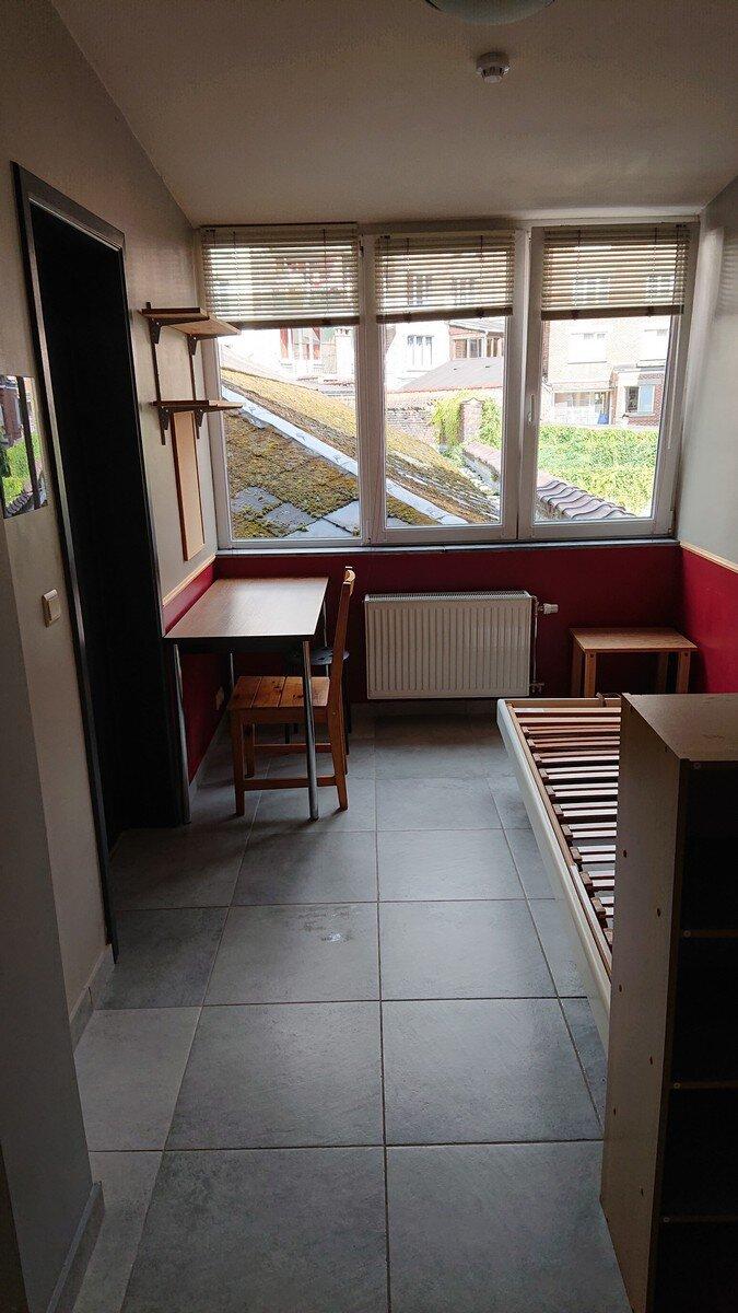 Kot 12 m² Rue Rogier à Namur